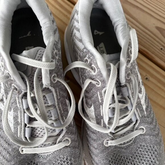 Mizuno Wave Sky Waveknit Gray Running Sneakers Women Size 9 - Picture 3 of 8